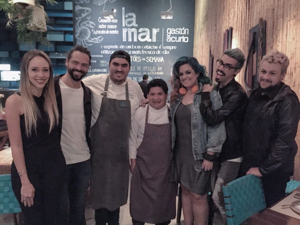 Laura Kassab e Daniel Satti e chef Anthony Vasquez e chef Juan Lopez e Maira Medeiros e Diva Depressão