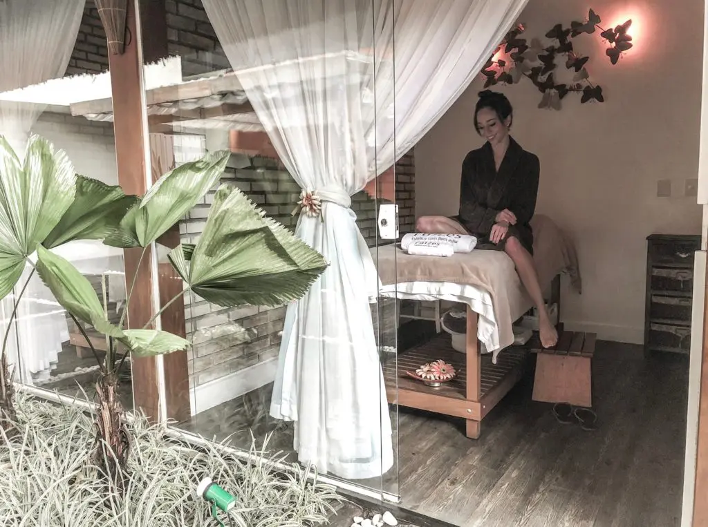 Laura Kassab na Clínica Raizes Spa no Tatuapé Zona Leste