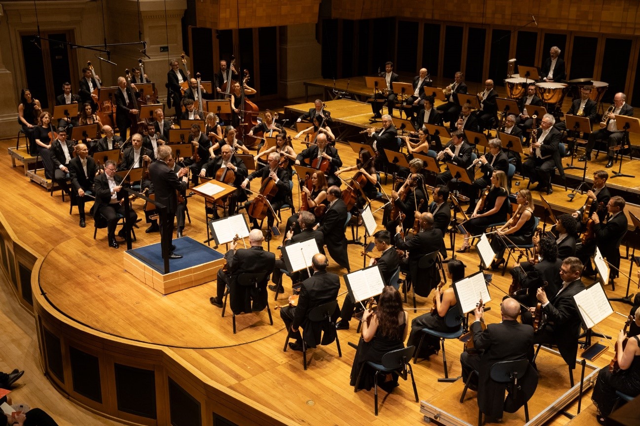 A Orquestra Sinfônica do Estado de São Paulo (Osesp) se apresentando na Sala São Paulo durante a Temporada 2024.